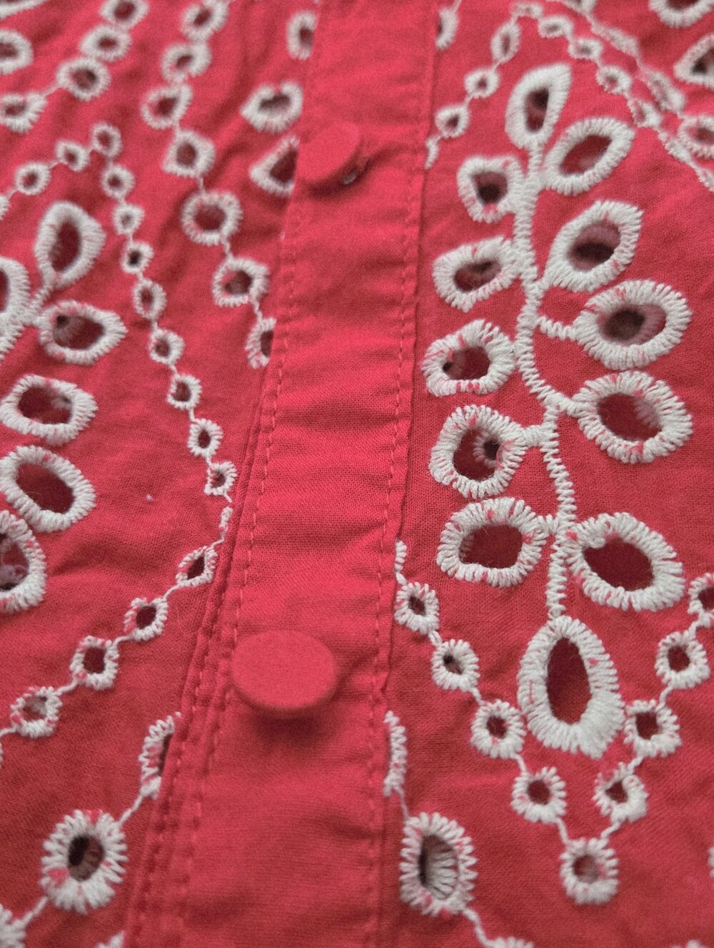 Cabi Lyric Embroidered Red White Eyelet top M EUC Cotton July 4 Nautical Summer - Picture 11 of 15